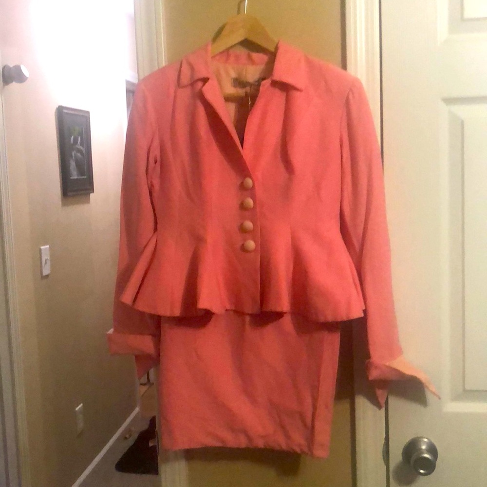NWT Le Palais Vintage gorgeous pink skirt and matching blazer size large